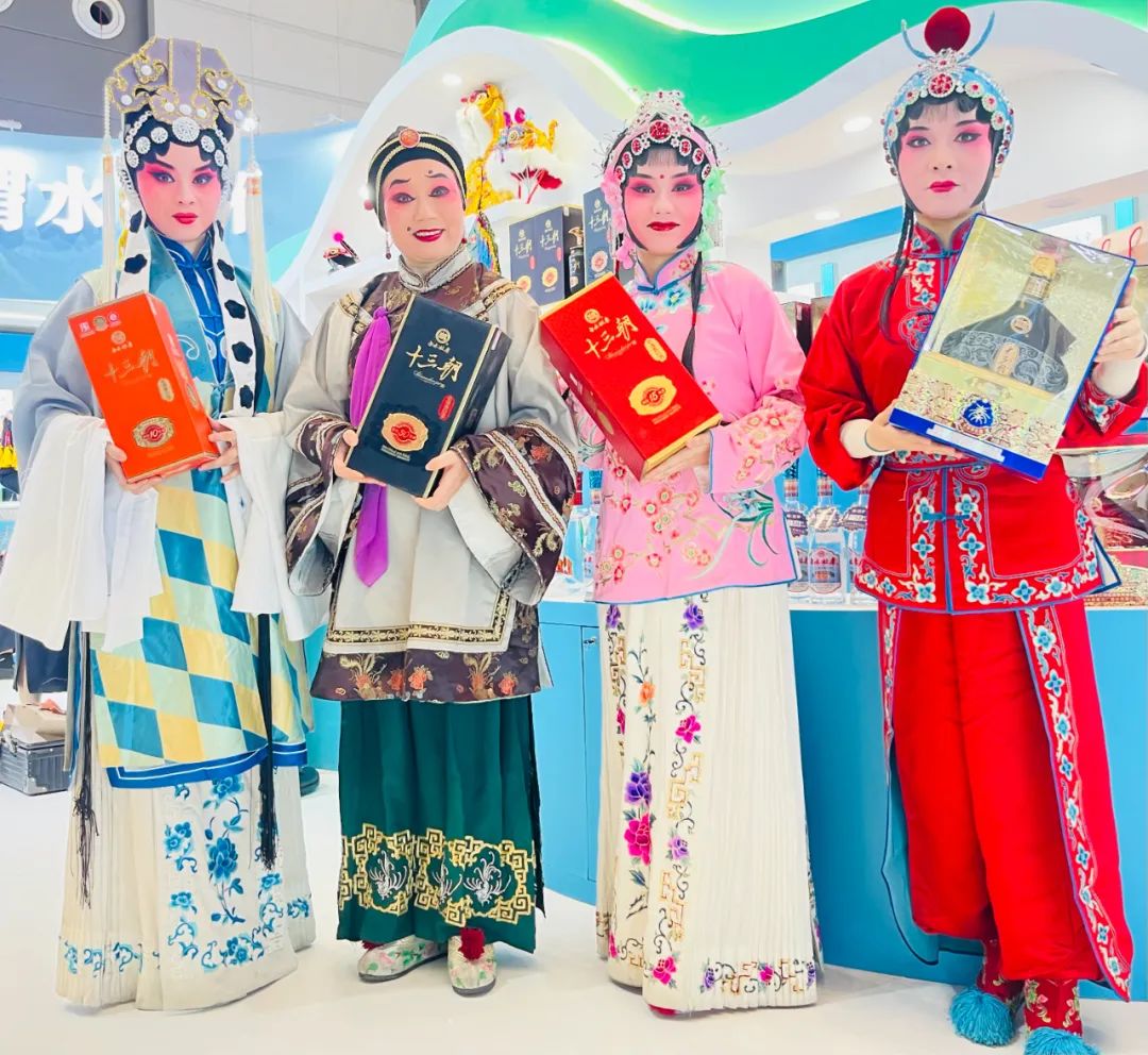 以糧為本，以質(zhì)為根——陜西白水杜康十三朝老清香亮相第七屆中國糧食交易大會